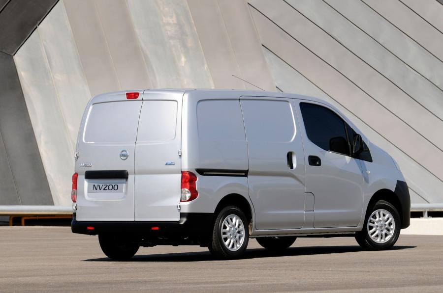  Nissan NV200 2009 года  (фото 40 из 108)